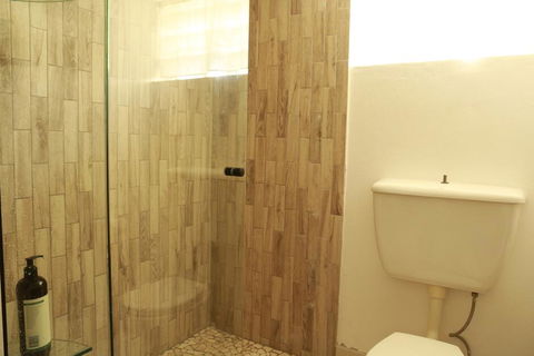2 Bedroom Close To CBD - Tourism Caloundra 1
