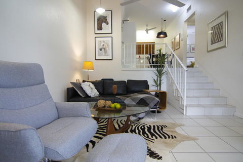 2 Bedroom Close To CBD - Tourism Caloundra 0