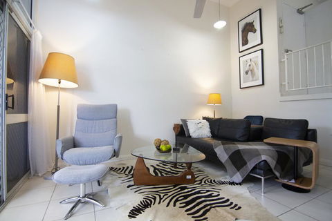 2 Bedroom Close To CBD - Tourism Caloundra 3