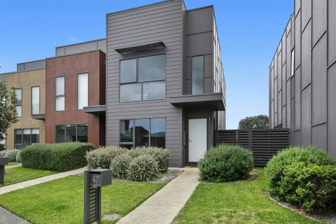 2 Bedroom Townhouse - Family & Corporate Bookings Only - Tourism Caloundra 3
