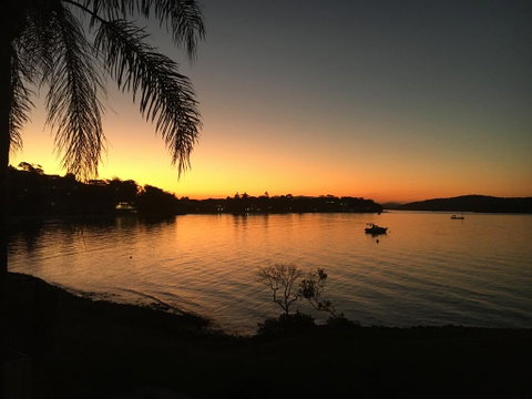 2 The Shores Soldiers Point - Waterfront - Uninterrupted Water Views INCLUDING ALL LINEN & TOWELS, Free Wi-Fi - Tourism Caloundra 3