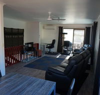 2-29 Rumbalara Avenue - Rainbow Beach Bring your dog or your cat or bring both Free Wi-Fi - Tourism Caloundra