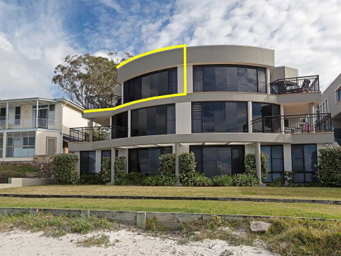 2/137 Soldiers Point Road - Luxury Unit On The Waterfront With Aircon And Free Unlimited Wi Fi - Tourism Caloundra 1