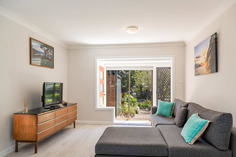 235 Mitchell Parade, Mollymook - Tourism Caloundra 0