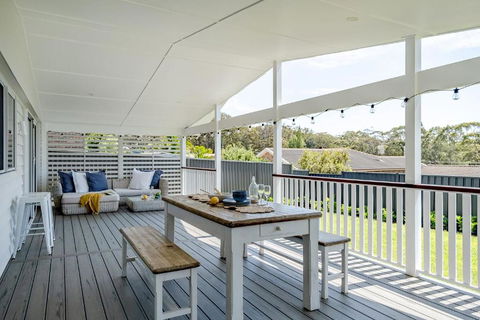 Beached At Mollymook - Tourism Caloundra 3