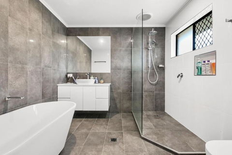 Bell Street 36 Dicky Beach - Tourism Caloundra 1