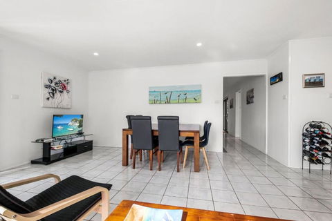 Bell Street 36 Dicky Beach - Tourism Caloundra 4