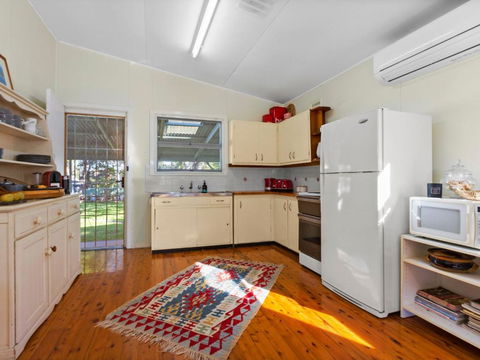 Between 2 Beaches - Tourism Caloundra 3