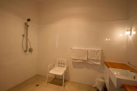 Birdwood Motel - Tourism Caloundra 4