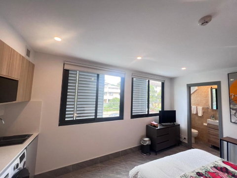 Brand New Furnished Studios - Tourism Caloundra 4