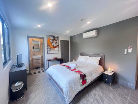Brand New Furnished Studios - Tourism Caloundra 1