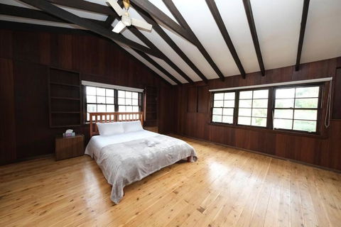 Carlingford Spacious 5BR Home Sleeps 10 - Tourism Caloundra 4