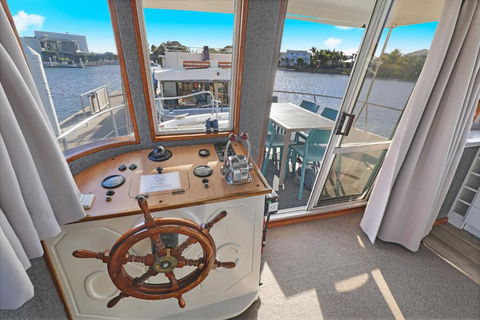 Caloundra Houseboats - Tourism Caloundra 0