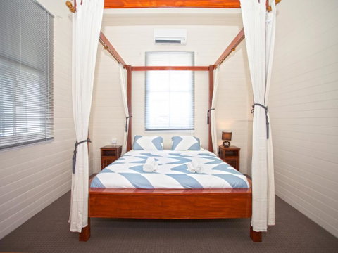 CBD Holiday Home - Tourism Caloundra 1