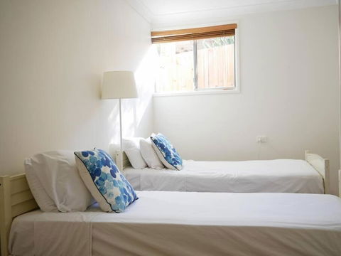 Central Unit. Minutes To Moffats, Shelly , Bulcock - Tourism Caloundra 3