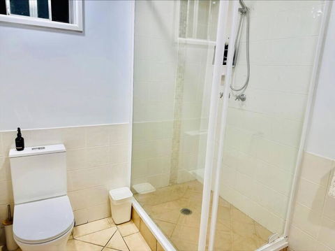 Central Unit. Minutes To Moffats, Shelly , Bulcock - Tourism Caloundra 4