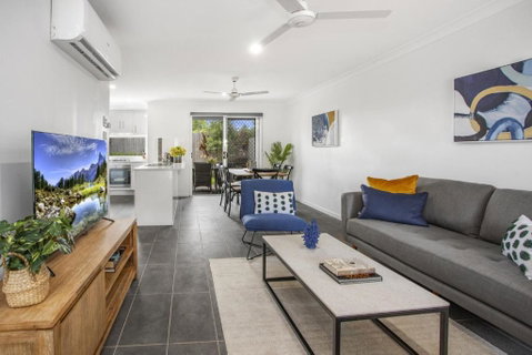 Comfortable 3-Bed Retreat Close Parks - Tourism Caloundra 0