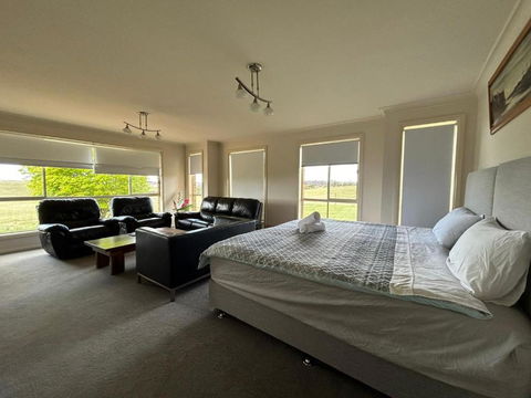 Country Paradise Estate - Tourism Caloundra 2