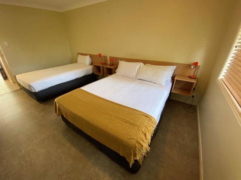 Country Roads Motor Inn Gayndah - Tourism Caloundra 1
