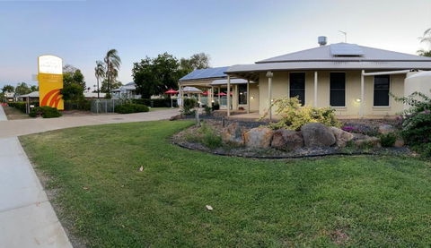 Country Roads Motor Inn Gayndah - Tourism Caloundra 3
