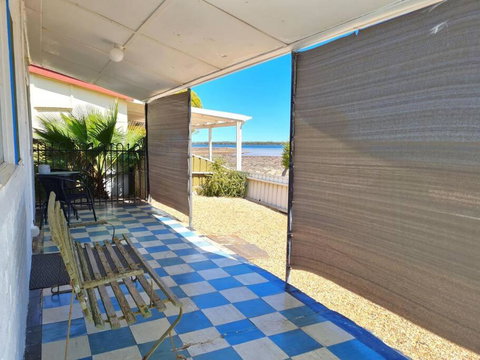 Crab Claw Cottage - Tourism Caloundra 2