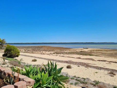 Crab Claw Cottage - Tourism Caloundra 3