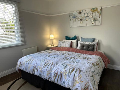 Daisy Cottage On Duke 3BR - Tourism Caloundra 3