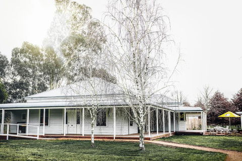 Dal Zotto Homestead & Studios - Tourism Caloundra 1