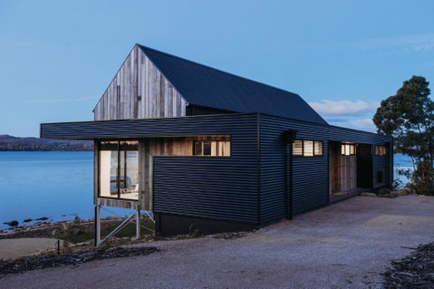Deviot Boat House - Tourism Caloundra 1
