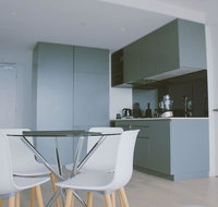 2Bed 2Bath Minimalist Apartment in CBD - Tourism Caloundra