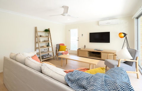 3 Bedroom Apartment Minutes From Main Beach - Tourism Caloundra 0