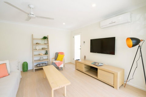 3 Bedroom Apartment Minutes From Main Beach - Tourism Caloundra 1