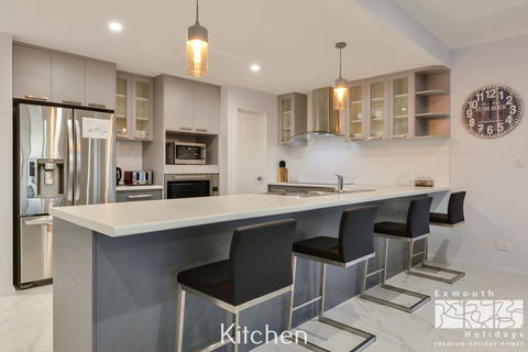 34 Madaffari Drive - Pool - Tourism Caloundra 3