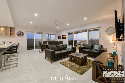 34 Madaffari Drive - Pool - Tourism Caloundra 1