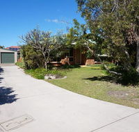 4 Boronia Place - Rainbow Beach Perfect convenient location Fenced yard - Tourism Caloundra