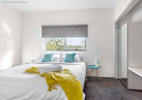 4 King Or 8 Single Beds WiFi, Netflix, Pet Friendly - Tourism Caloundra 2
