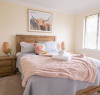42 Rosemary Lane - Central Orange - Spacious Family Home - Quiet Lane - Tourism Caloundra
