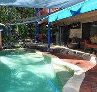 43 Double Island Drive - Two level holiday home with swimming pool. Located close to beach and CBD - Tourism Caloundra