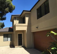 4x3 Townhouse in Rivervale - Tourism Caloundra