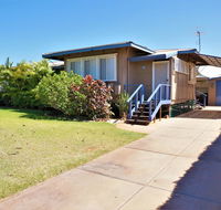 5 Learmonth Street - Close to town centre - Tourism Caloundra