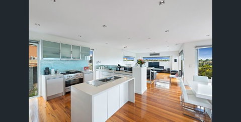 5 Star Gowanbrae Views - Tourism Caloundra 1