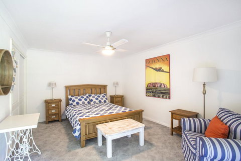 58 Seaview St - Summer Days - Tourism Caloundra 1