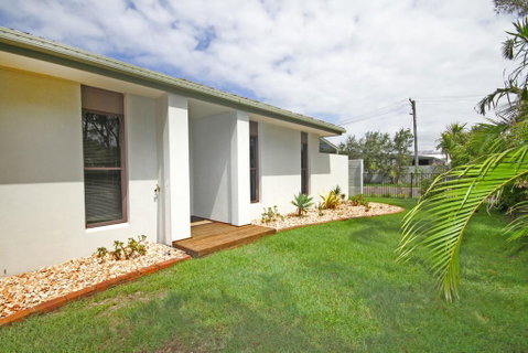 6 Petrie Ave, Marcoola, Pet Friendly, Linen Supplied - Tourism Caloundra 1