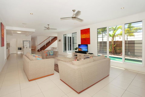 60 Beachway Parade, Marcoola, 500 BOND, Linen Supplied - Tourism Caloundra 1