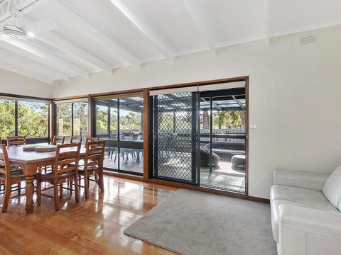 62 BINGLEY PARADE RIVERSEA HOUSE - Tourism Caloundra 1