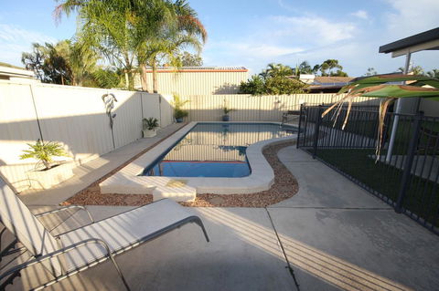 62 Tingira Close - Modern Lowset Home With Swimming Pool, Outdoor Area, Ample Parking. Pet Friendly - Tourism Caloundra 0