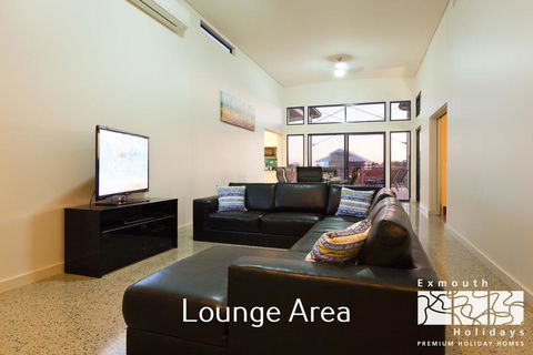 7 GNULLI - PRIVATE JETTY - Tourism Caloundra 3