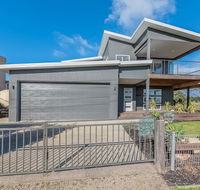 7 Graydens Road Ventnor with Spectacular views - Tourism Caloundra