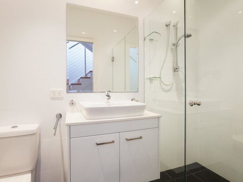 7 Judith Street - Stunning Duplex With Ducted Air - Tourism Caloundra 3