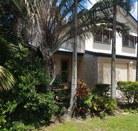 8 Hakea Place - Family Home on a Quiet Street Close to Beach  Shops Pet Friendly - Tourism Caloundra